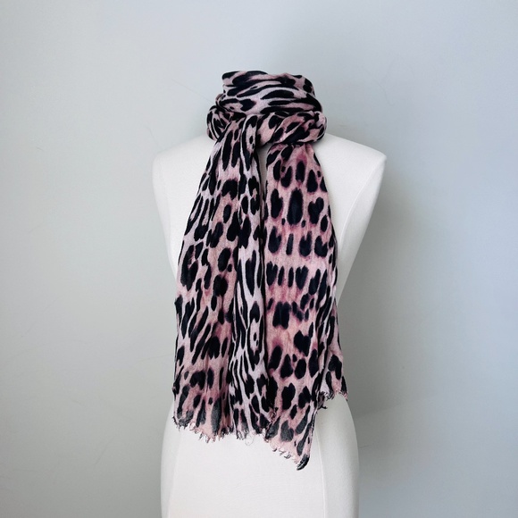 Vintage Leopard Print Scarf in Pink and Black - Picture 9 of 11